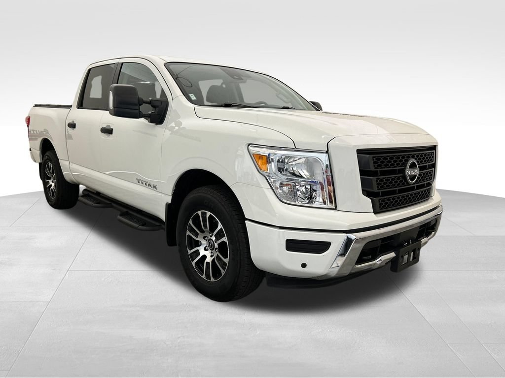 Used 2024 Nissan Titan SV w/ SV Convenience Package AWD/4WD image 9