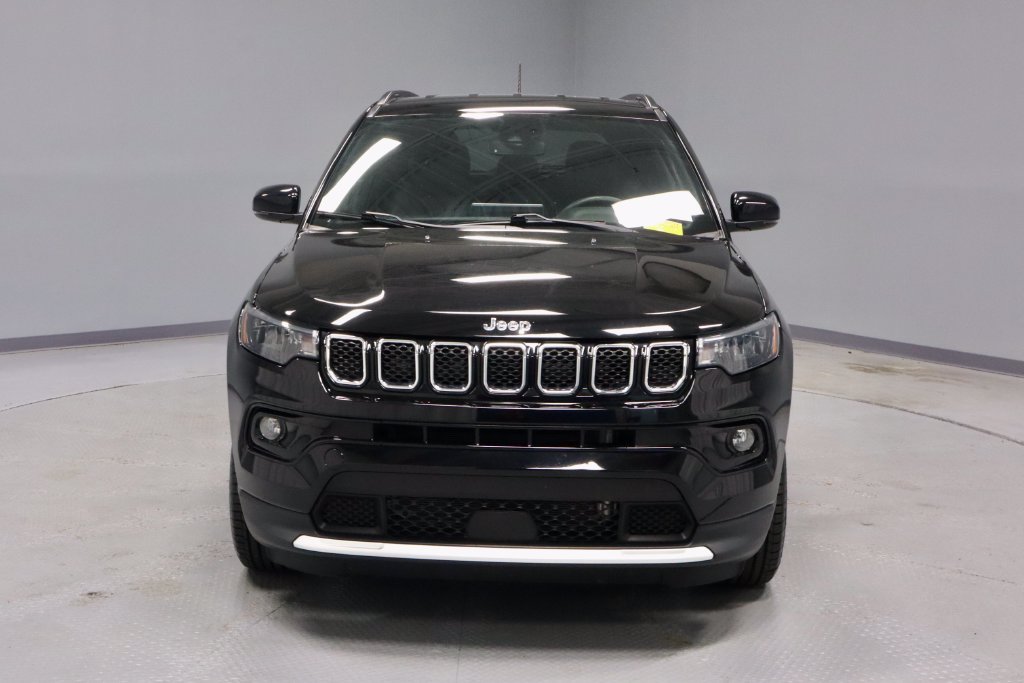 Used 2023 Jeep Compass Limited AWD/4WD image 5
