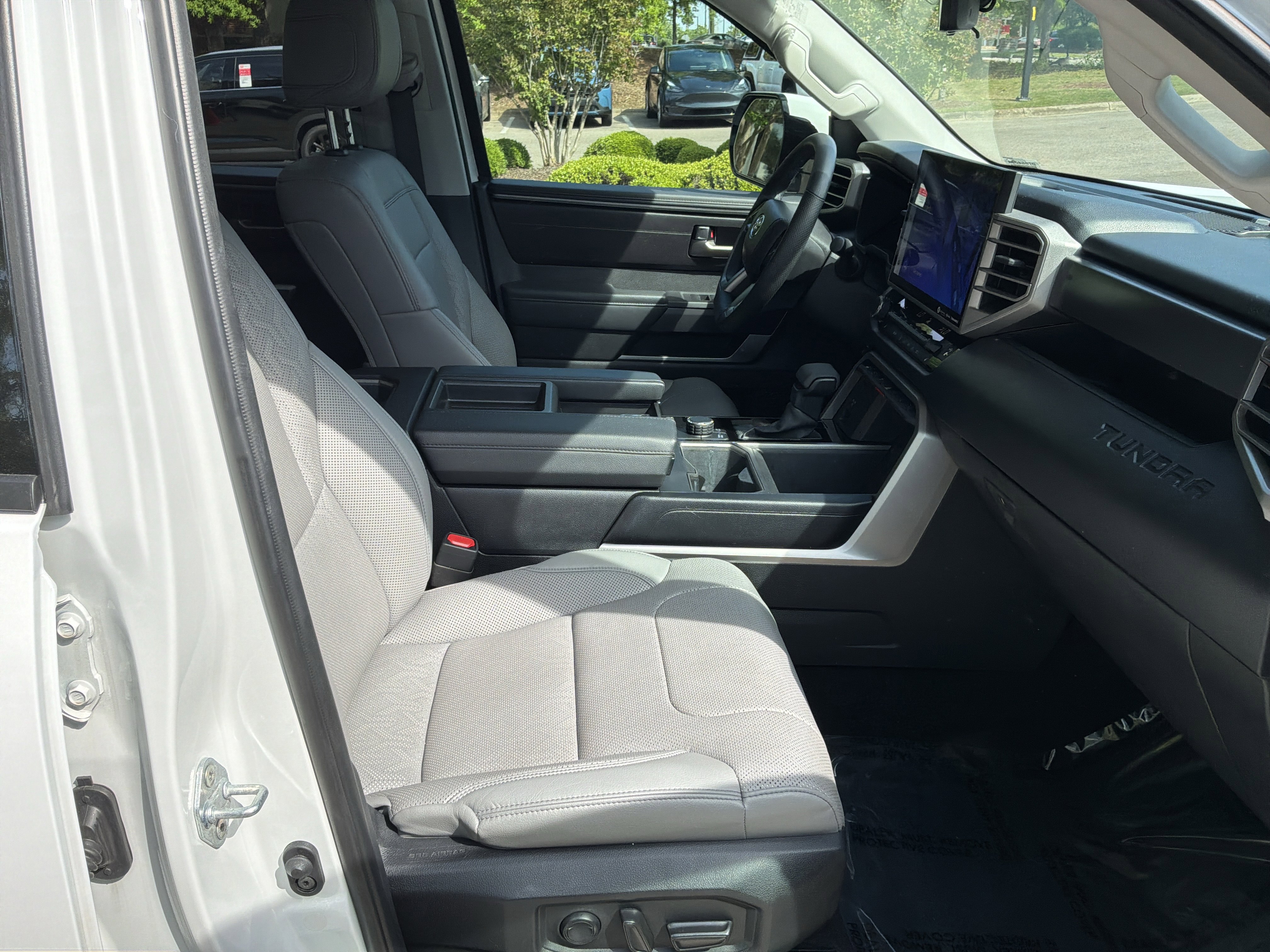 Used 2022 Toyota Tundra SR5 RWD image 32