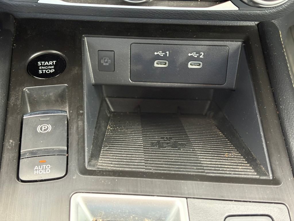 Used 2025 Nissan Kicks SV AWD/4WD image 26