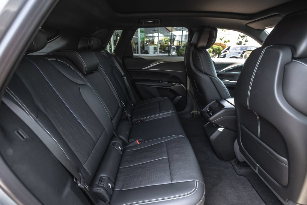 Used 2024 Cadillac Lyriq Sport RWD image 32