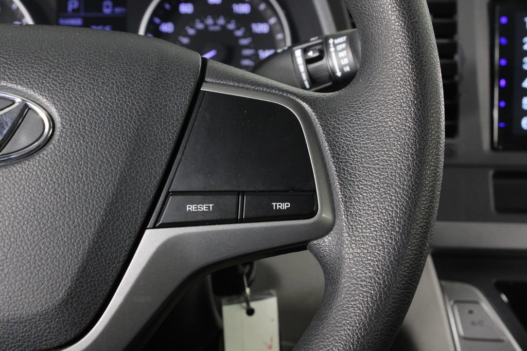 Used 2017 Hyundai Elantra SE w/ Cargo Package image 24