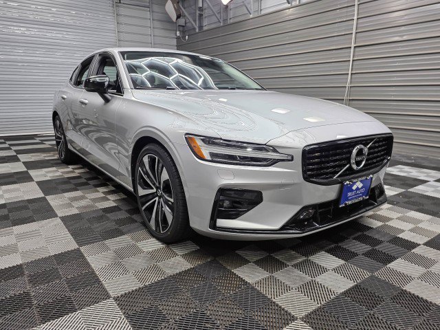 Used 2022 Volvo S60 B5 Inscription FWD image 4