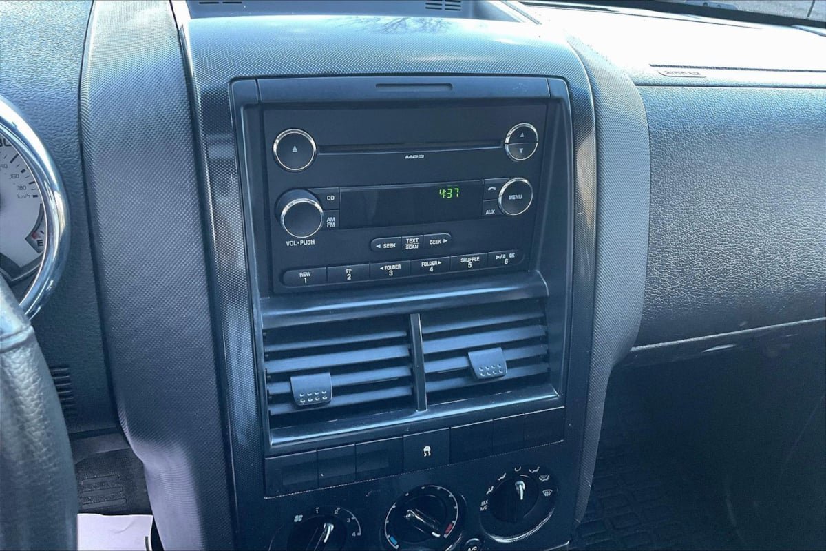 Used 2009 Ford Explorer Sport Trac XLT image 10