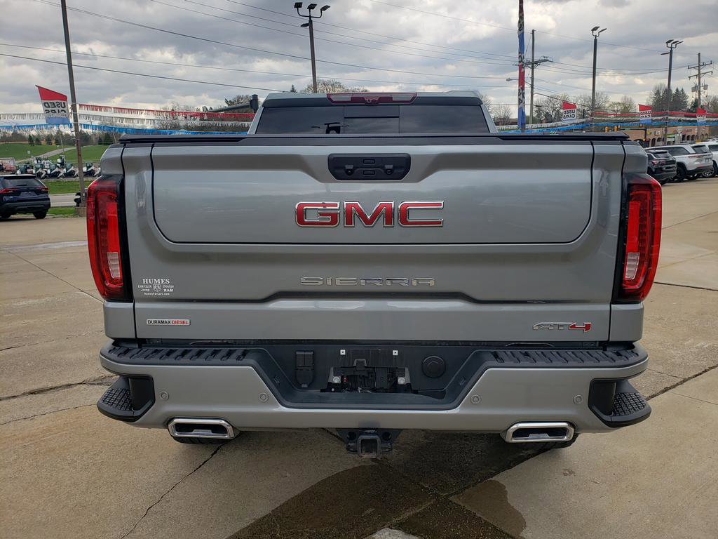Used 2025 GMC Sierra 1500 AT4 w/ AT4 Premium Package AWD/4WD image 4