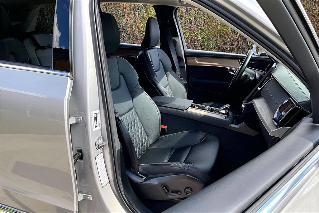 Used 2025 Volvo XC90 B6 Plus AWD/4WD image 8