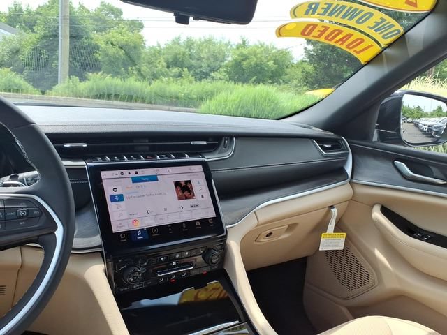 Certified 2023 Jeep Grand Cherokee L Limited w/ Luxury Tech Group II AWD/4WD image 22