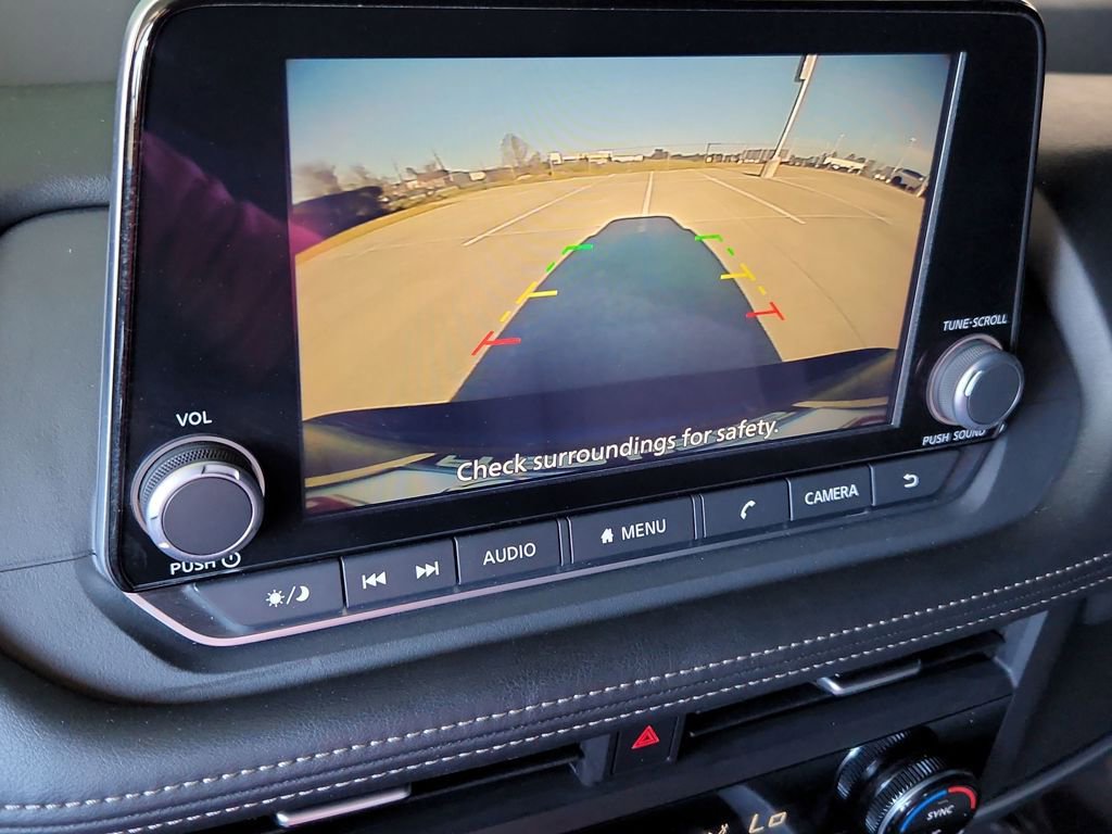 Used 2025 Nissan Rogue SV image 18