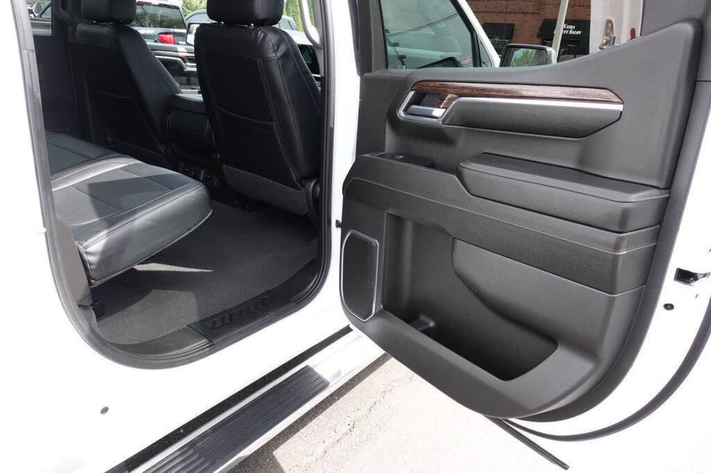 Used 2023 GMC Sierra 1500 SLE w/ X31 Off-Road Package AWD/4WD image 30