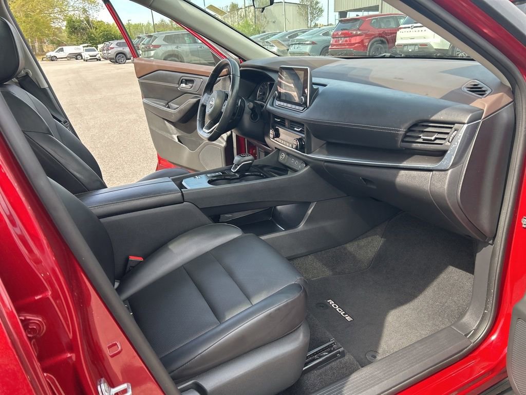 Certified 2023 Nissan Rogue SV w/ SV Premium B Package image 28
