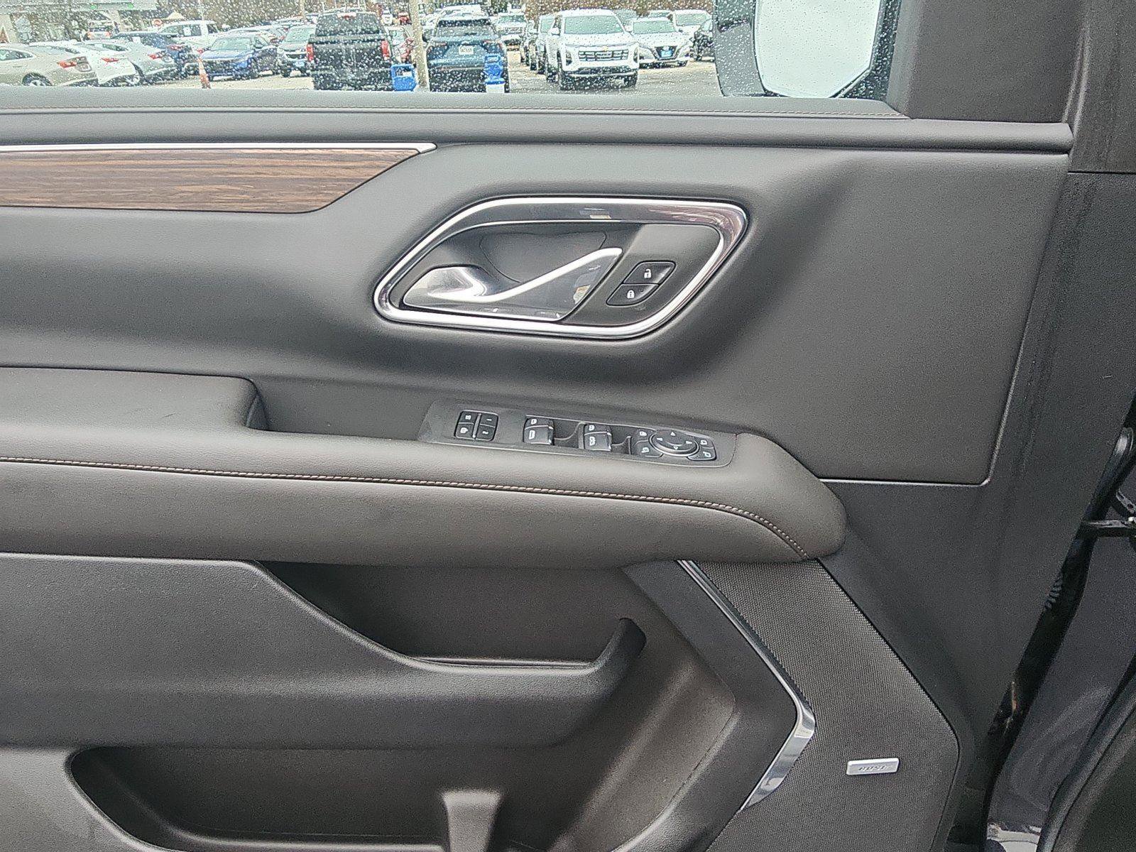 New 2024 Chevrolet Suburban High Country image 18