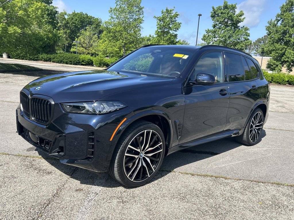 Used 2024 BMW X5 sDrive40i w/ M Sport Package RWD image 3