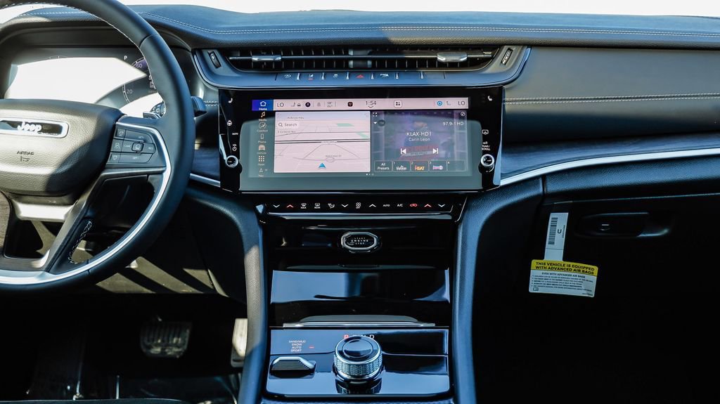 New 2026 Jeep Grand Cherokee Altitude image 16