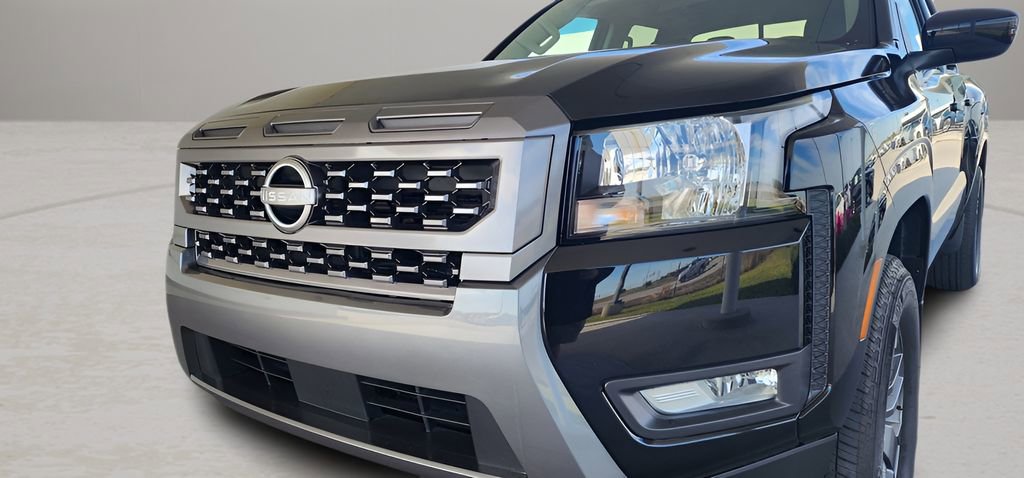 Used 2025 Nissan Frontier SV w/ SV Convenience Package image 2