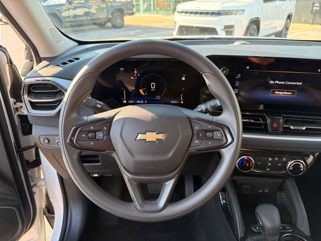 Used 2025 Chevrolet TrailBlazer LT AWD/4WD image 34