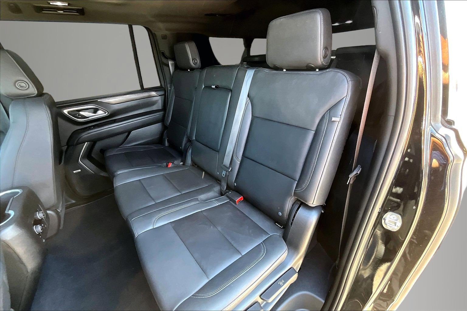 Used 2023 Chevrolet Suburban Z71 w/ Z71 Off-Road Package AWD/4WD image 22