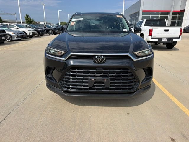 Used 2024 Toyota Grand Highlander AWD image 2