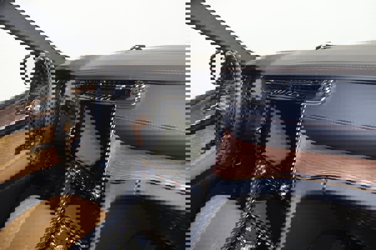 Used 2023 Jeep Grand Cherokee Summit w/ Luxury Tech Group V image 46