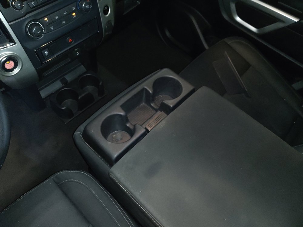 Used 2018 Nissan Titan SV image 26