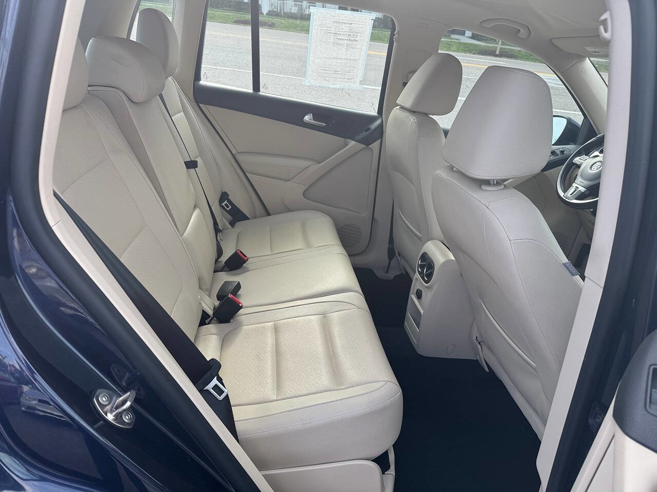 Used 2016 Volkswagen Tiguan S image 17