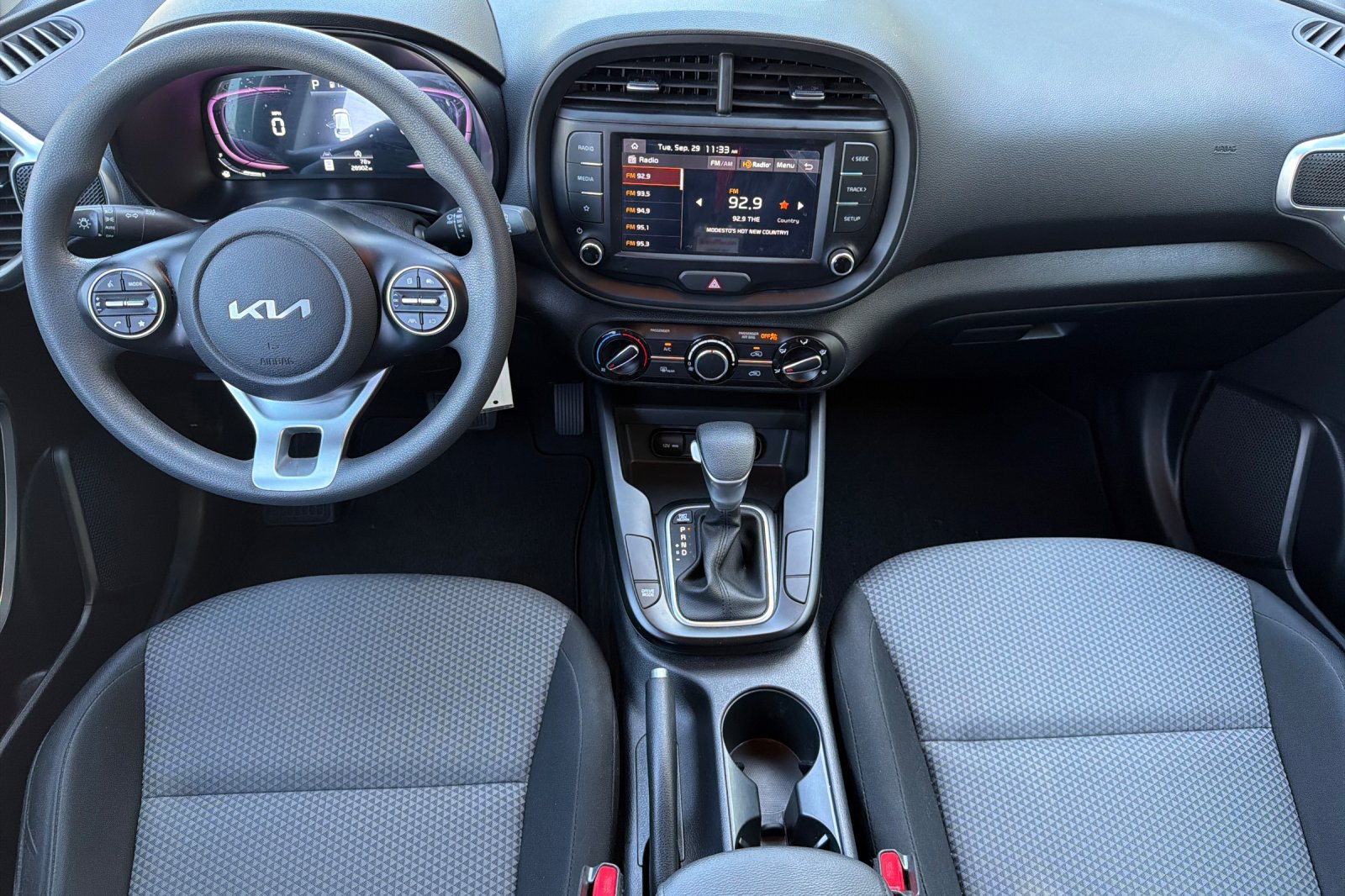 Used 2024 Kia Soul LX FWD image 10