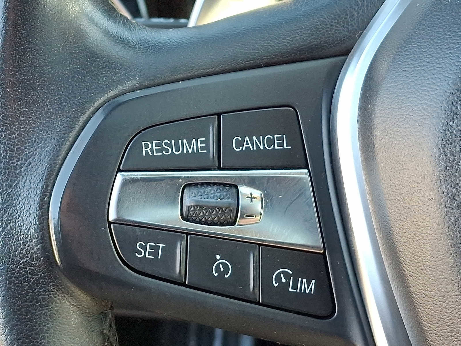 Used 2019 BMW 330i xDrive Sedan w/ Driving Assistance Package image 23