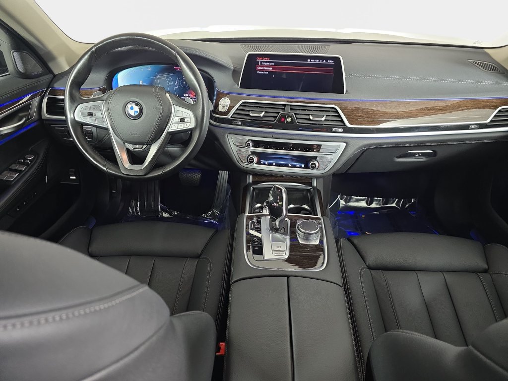 Used 2021 BMW 740i xDrive AWD/4WD image 14
