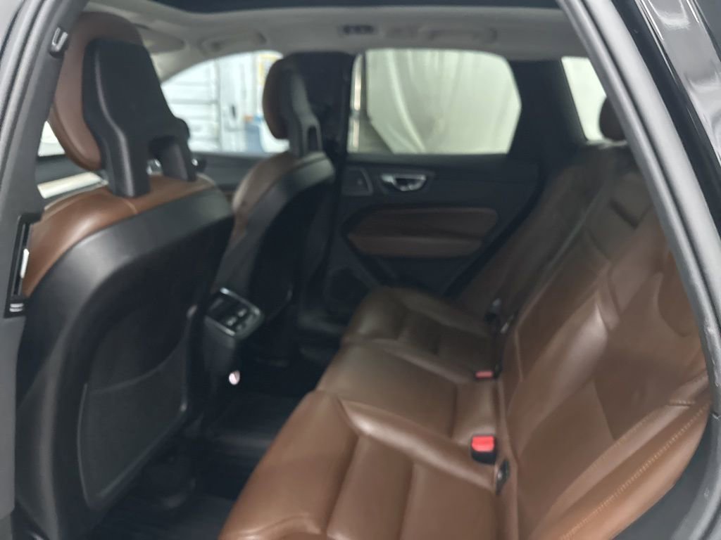 Used 2018 Volvo XC60 T6 Inscription w/ Luxury Seat Package image 19