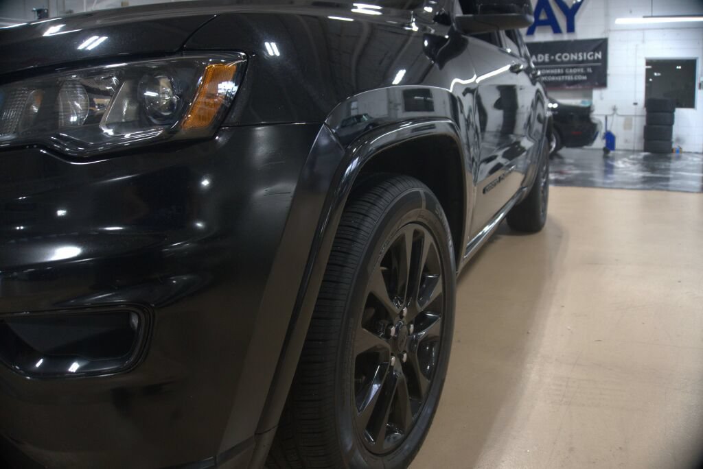 Used 2018 Jeep Grand Cherokee Altitude AWD/4WD image 12