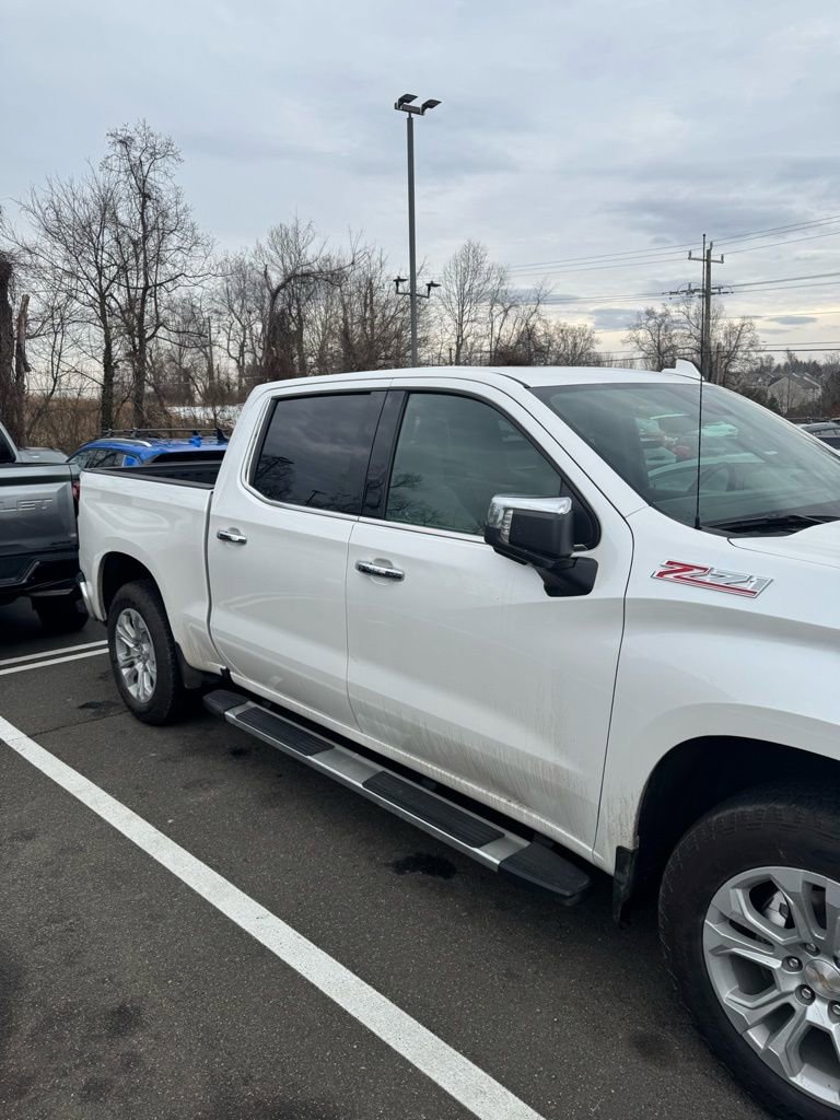 Used 2025 Chevrolet Silverado 1500 LTZ w/ LTZ Premium Package image 6