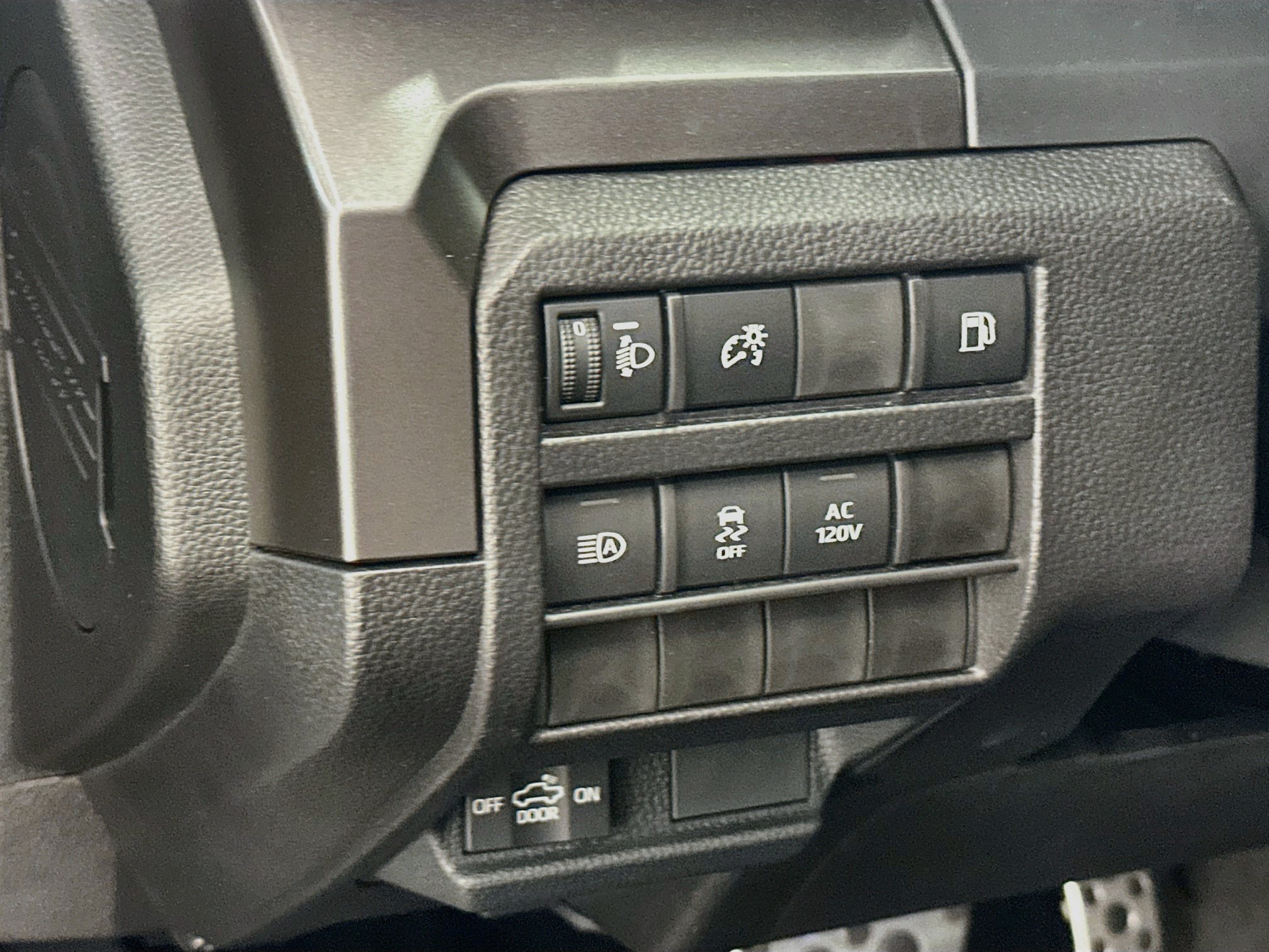 Used 2025 Toyota Tacoma TRD Sport AWD/4WD image 17