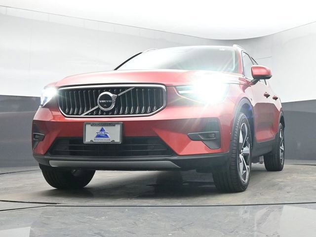 Used 2023 Volvo XC40 B4 Plus w/ Driver Assist Package image 37
