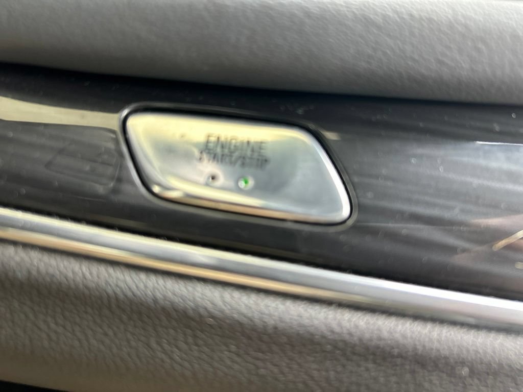 Used 2022 Buick Enclave Essence w/ Sport Touring Edition FWD image 21