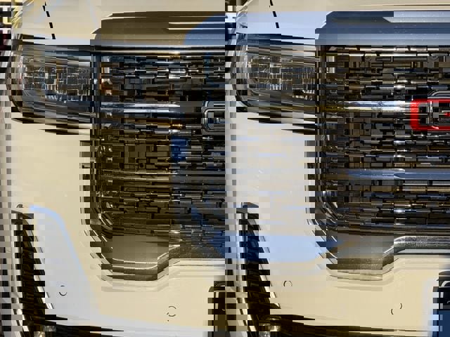 Used 2023 GMC Acadia Denali image 7