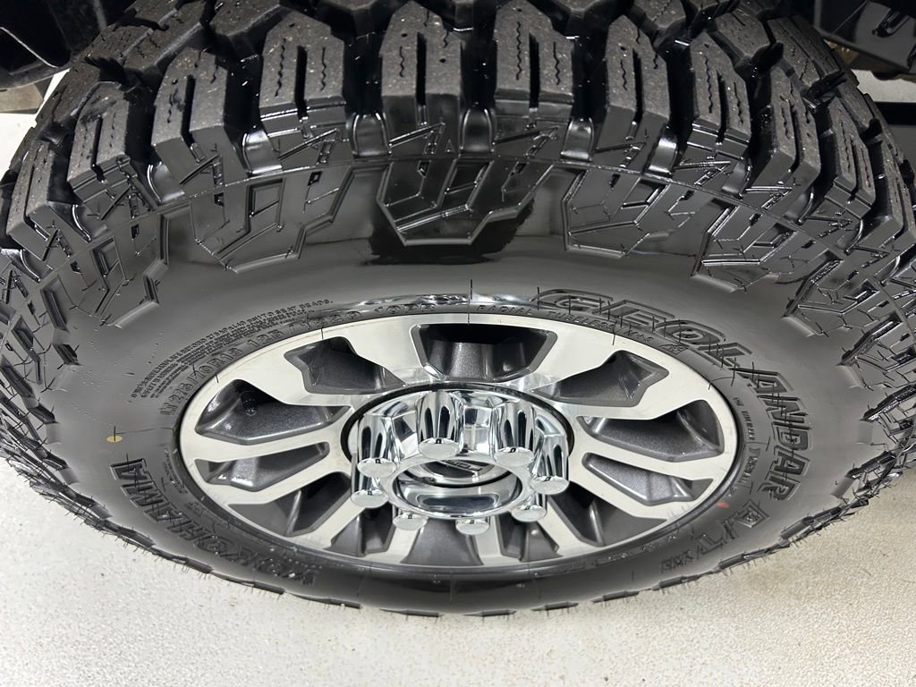 Used 2022 Ford F350 Lariat w/ Lariat Value Package image 9