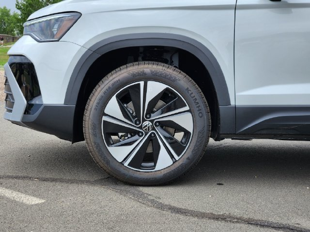 New 2026 Volkswagen Taos SE AWD/4WD image 8