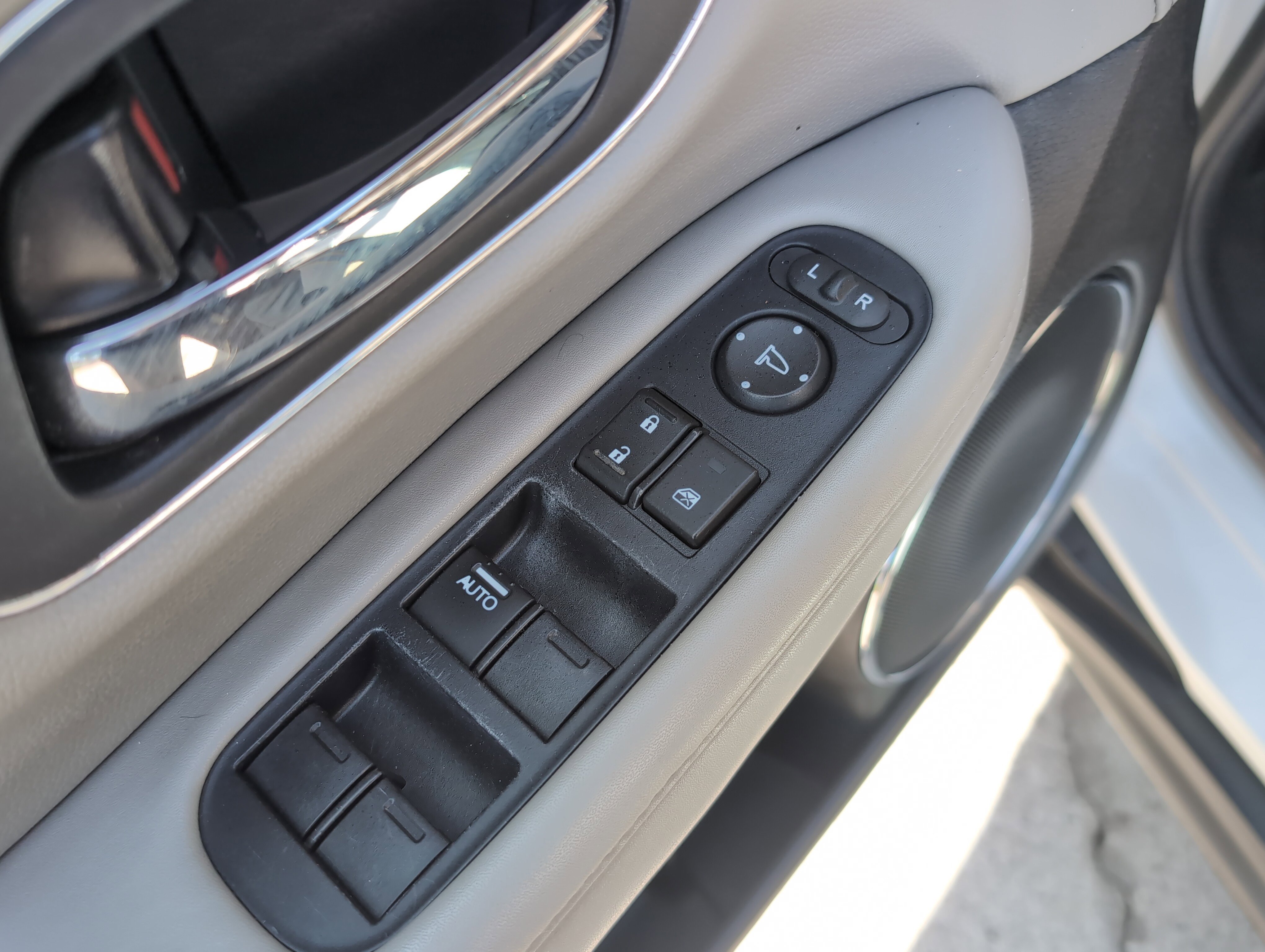 Used 2016 Honda HR-V EX-L image 14