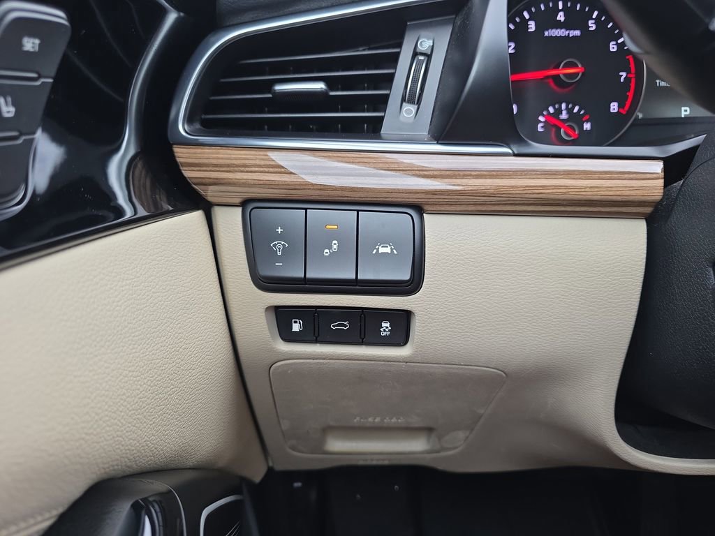 Used 2018 Kia Cadenza Technology FWD image 22