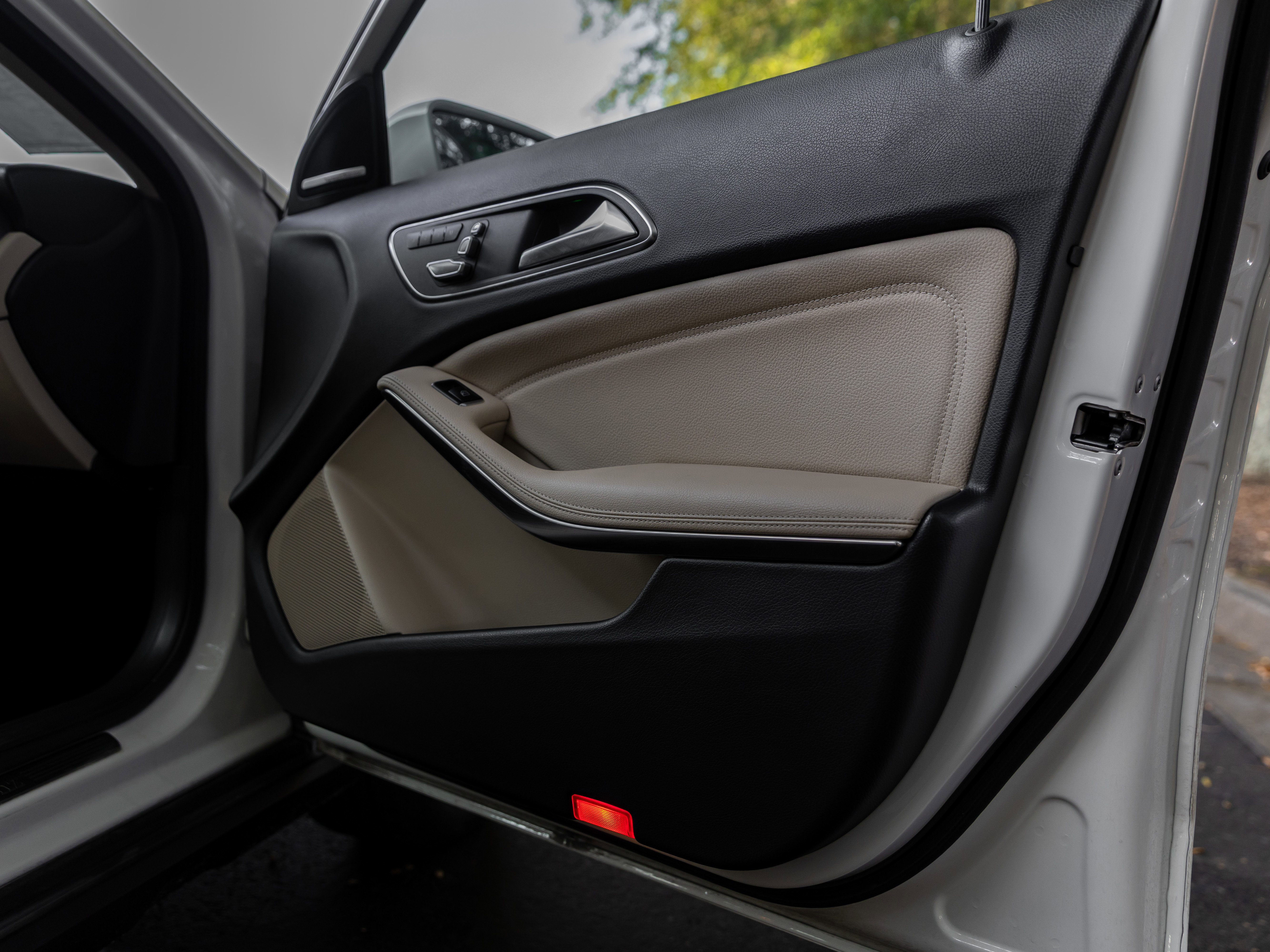 Used 2019 Mercedes-Benz GLA 250 4MATIC w/ Convenience Package image 32