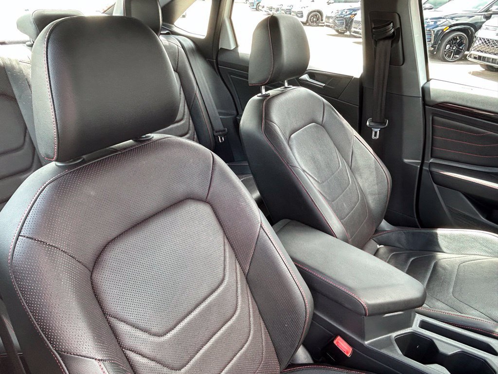 Certified 2022 Volkswagen Jetta GLI Autobahn w/ GLI Black Package FWD image 37