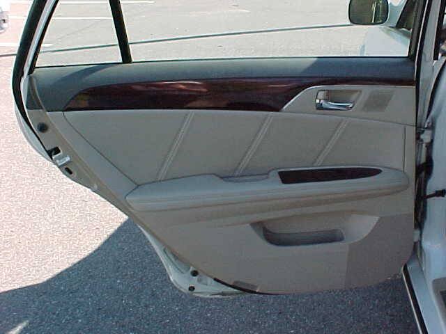 Used 2008 Toyota Avalon Limited FWD image 19