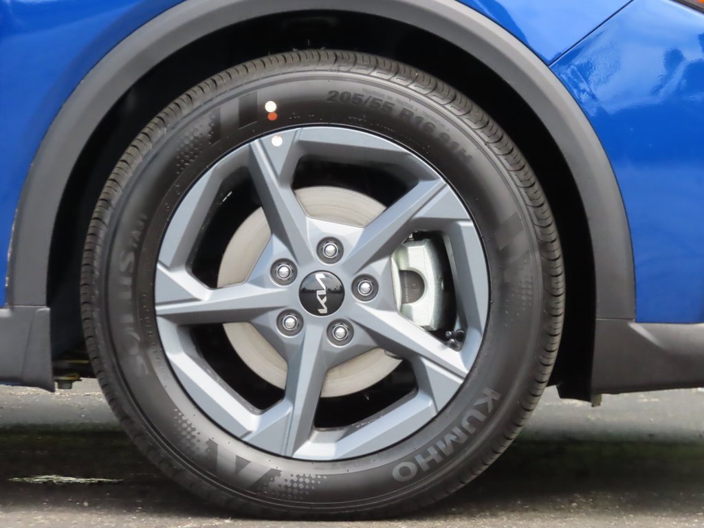 New 2025 Kia K4 LXS image 15