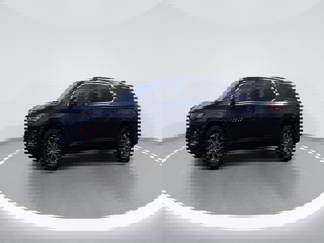 Used 2023 Chevrolet Traverse LT image 3