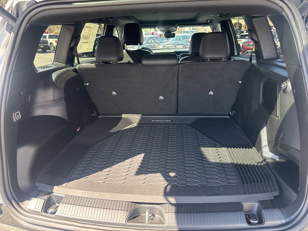 New 2026 Jeep Cherokee Overland AWD/4WD image 11