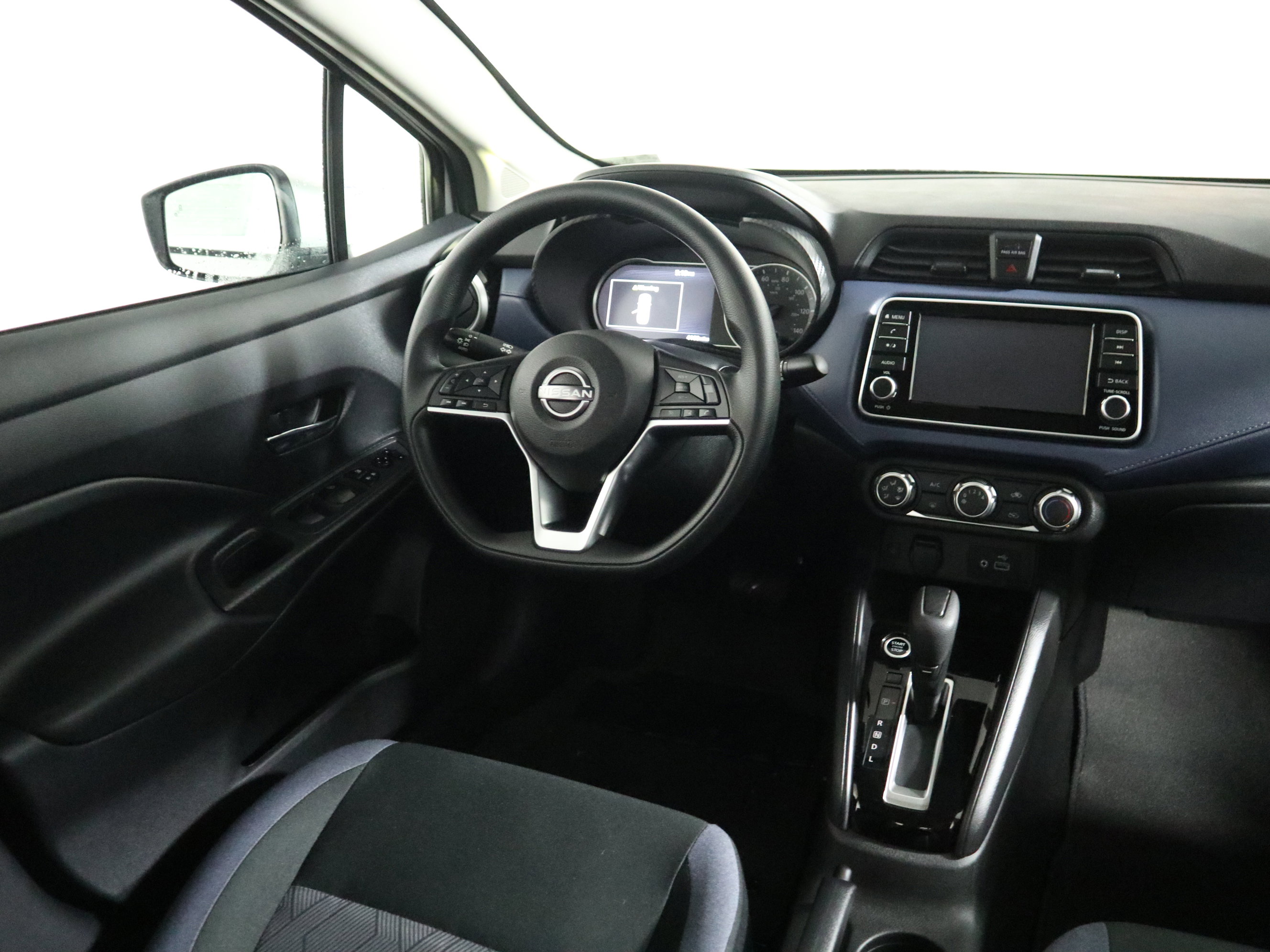 Used 2025 Nissan Versa SV w/ Trunk Package image 15