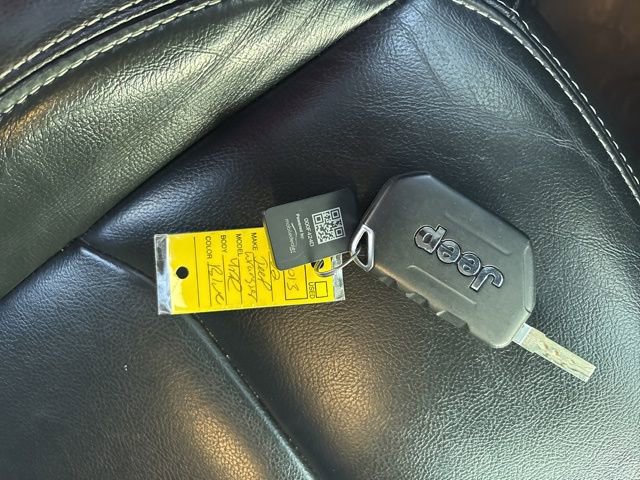 Used 2022 Jeep Wrangler Unlimited Sahara w/ Dual Top Group image 36