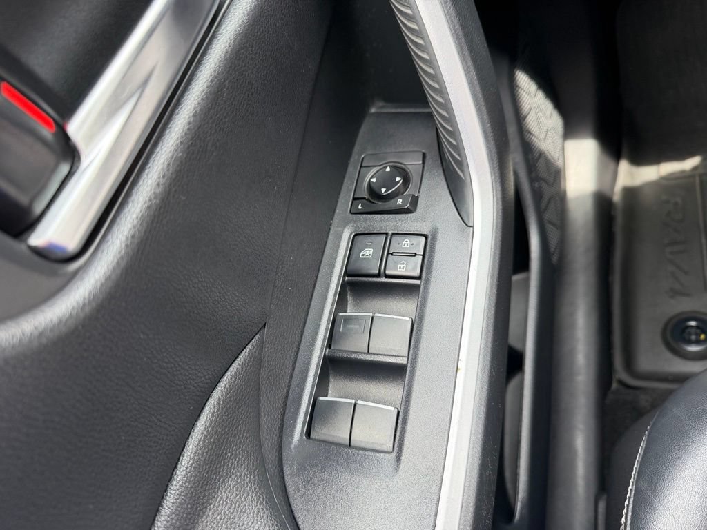 Used 2021 Toyota RAV4 XLE Premium AWD/4WD image 14