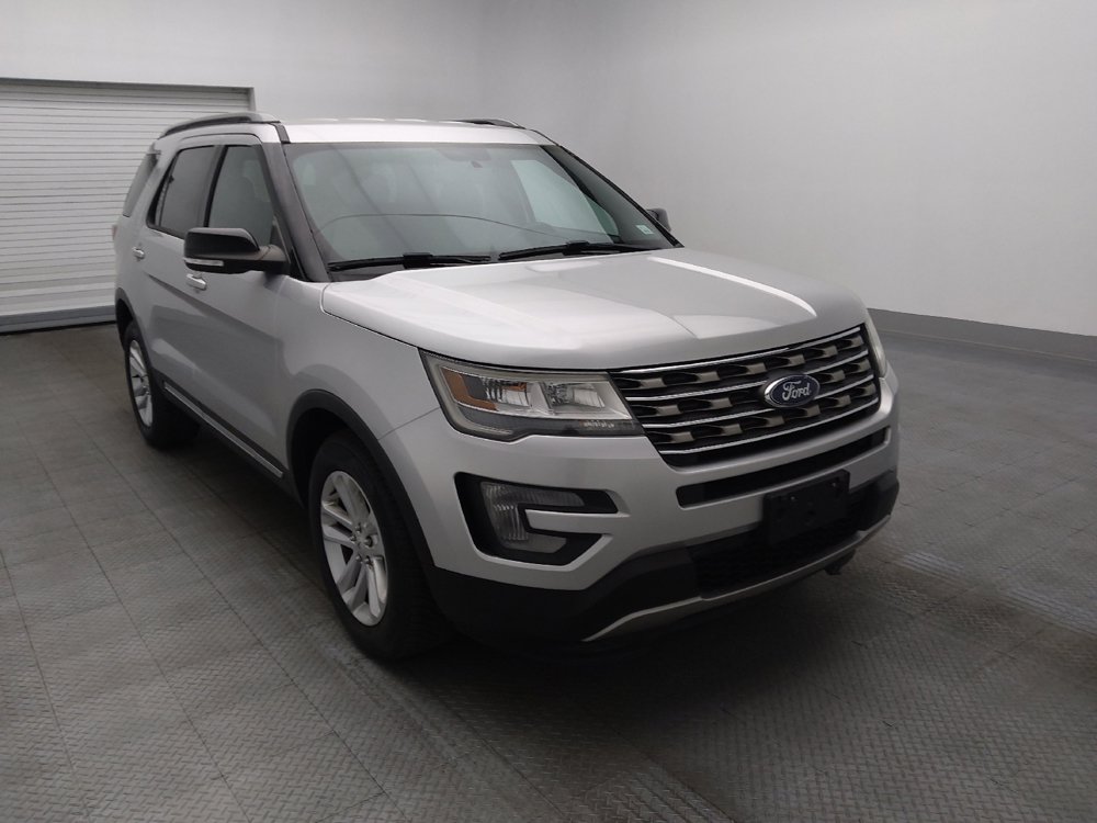 Used 2017 Ford Explorer XLT FWD image 13