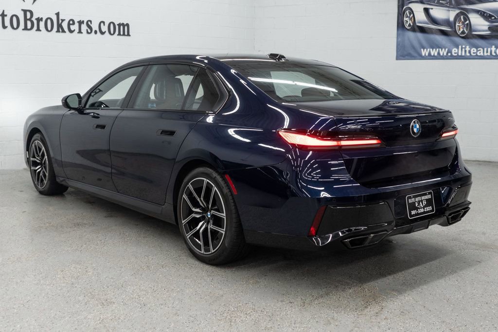 Used 2025 BMW 760i xDrive image 45