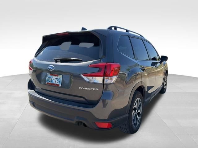 Used 2023 Subaru Forester Premium image 4